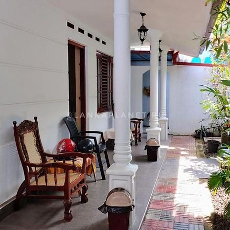 Twin Palms Hotell Mirissa Eksteriør bilde