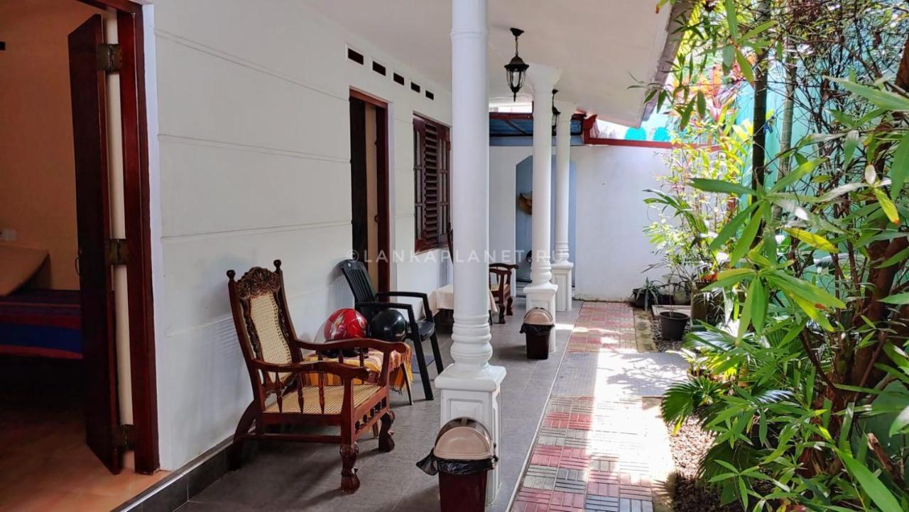Twin Palms Hotell Mirissa Eksteriør bilde