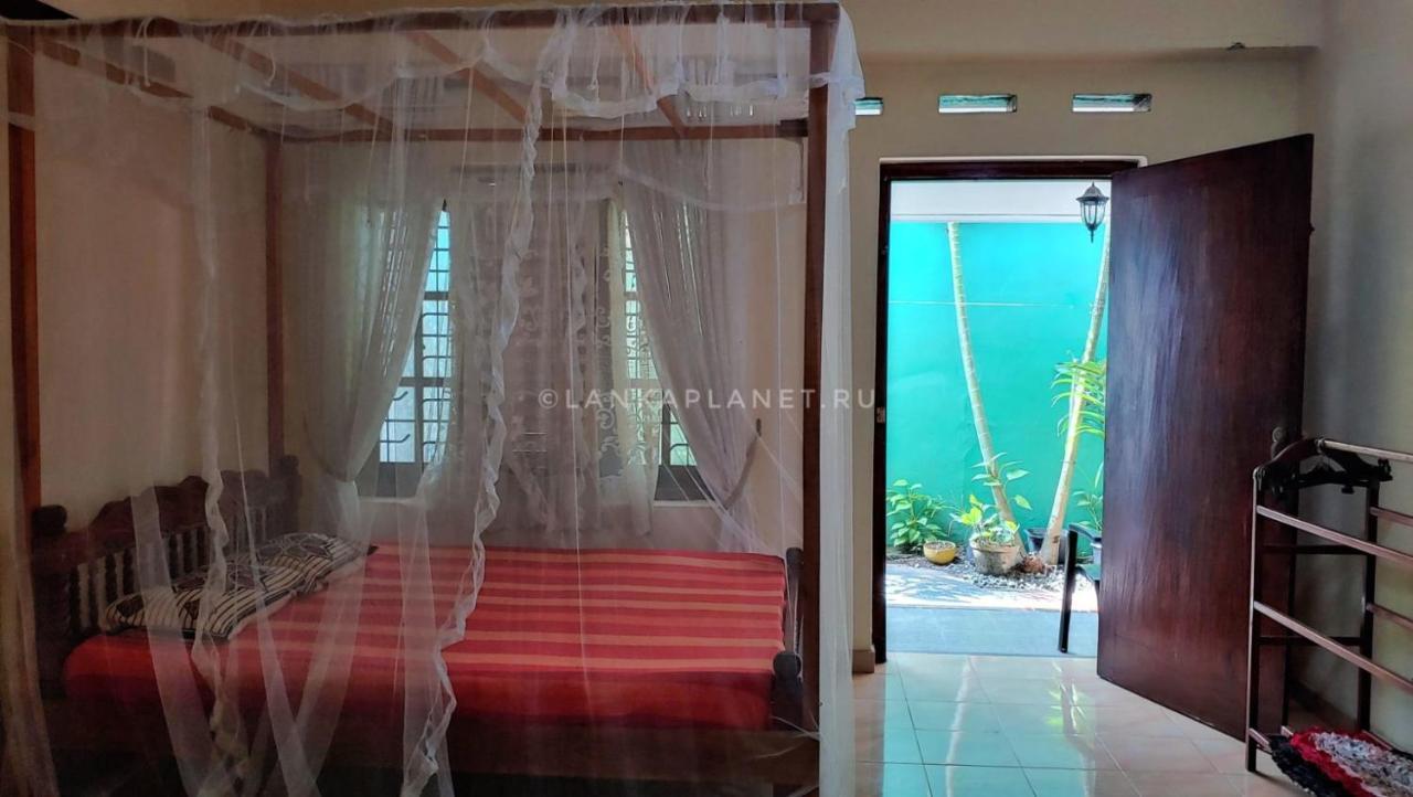 Twin Palms Hotell Mirissa Eksteriør bilde