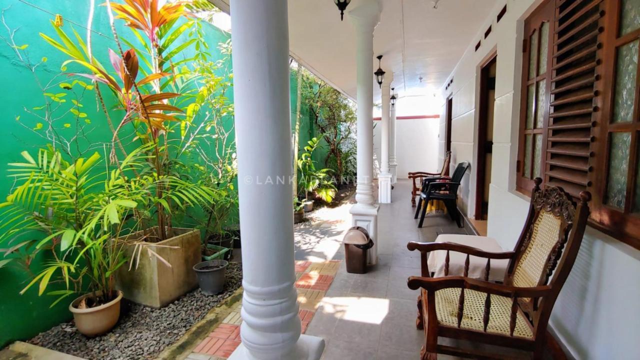 Twin Palms Hotell Mirissa Eksteriør bilde