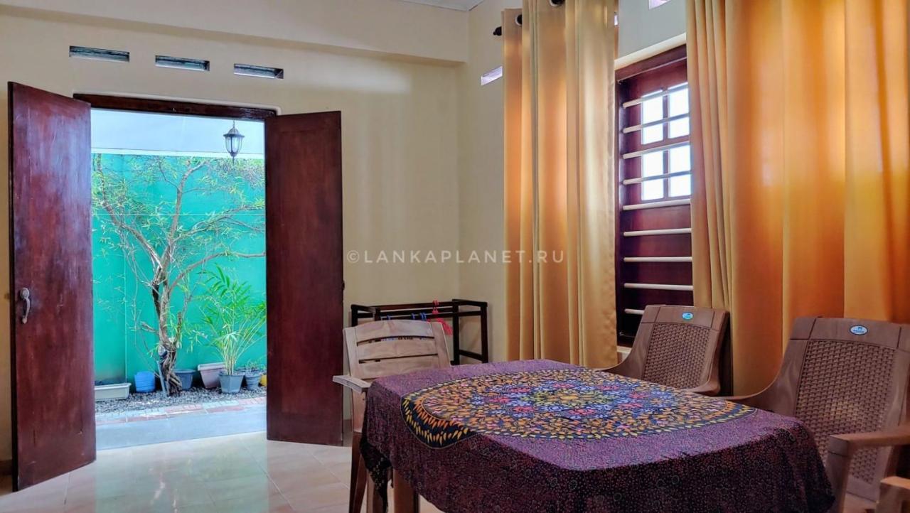 Twin Palms Hotell Mirissa Eksteriør bilde