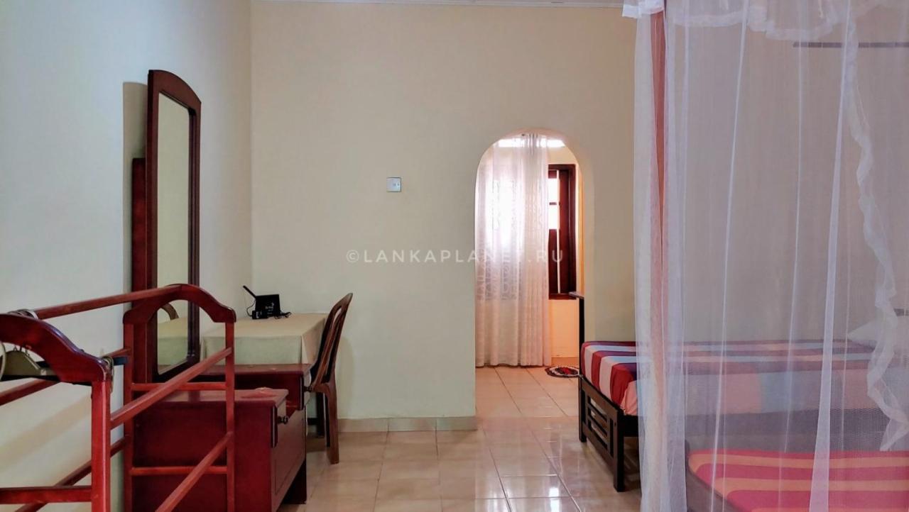 Twin Palms Hotell Mirissa Eksteriør bilde